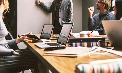 Empty Desks No More: The Keys to a Thriving Office Environment in the Hybrid Era