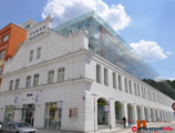 Offices to let in Corso Court