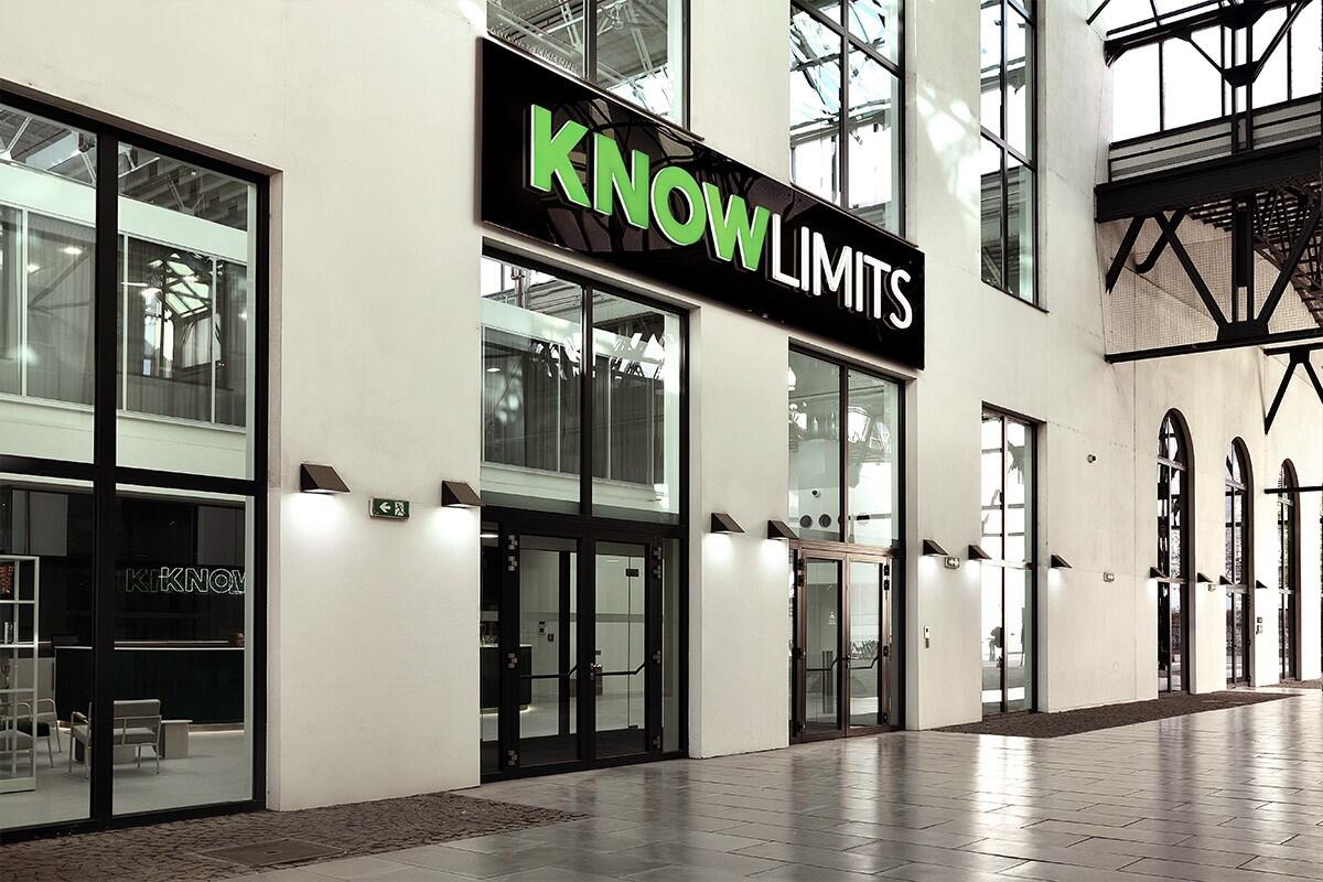 KNOWLIMITS communications group moves to iconic premises in Karlín