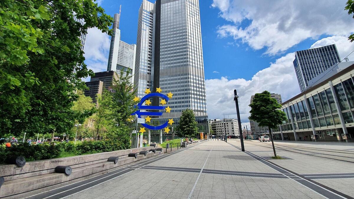 Lower interest rates stimulate commercial real estate market in Central and Eastern Europe