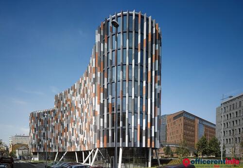 Offices to let in Main Point Karlin