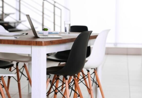 Navigating Europe's Office Attendance Gap: Strategic Office Solutions for Businesses