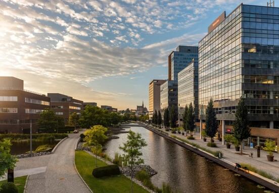 Sustainable Commercial Real Estate: Boost Your Business with Smart, Green Spaces