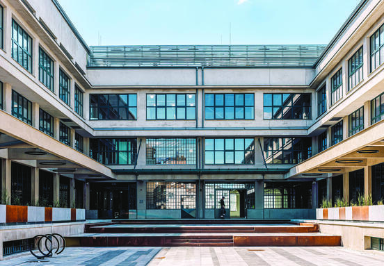 Award-Winning Excellence: OBERMEYER Helika Redefines Modern Business Spaces